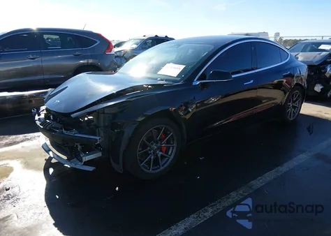 2018 Tesla Model 3 Long Range/Performance из США, поврежденный, VIN 5YJ3E1EB3JF091847